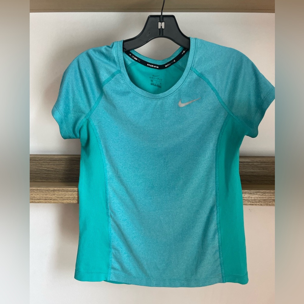 Nike Dry Fit Small Top